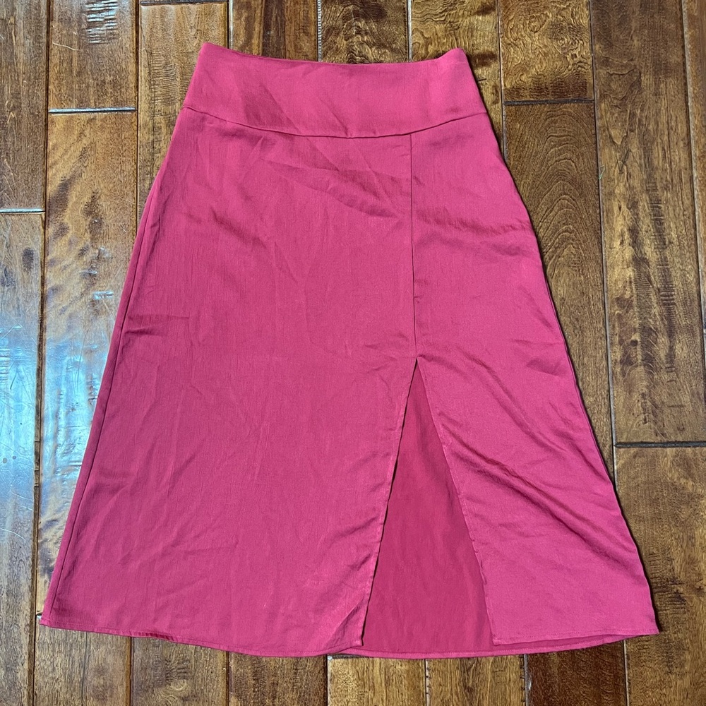 Express Midi Skirt with Slit Size Small